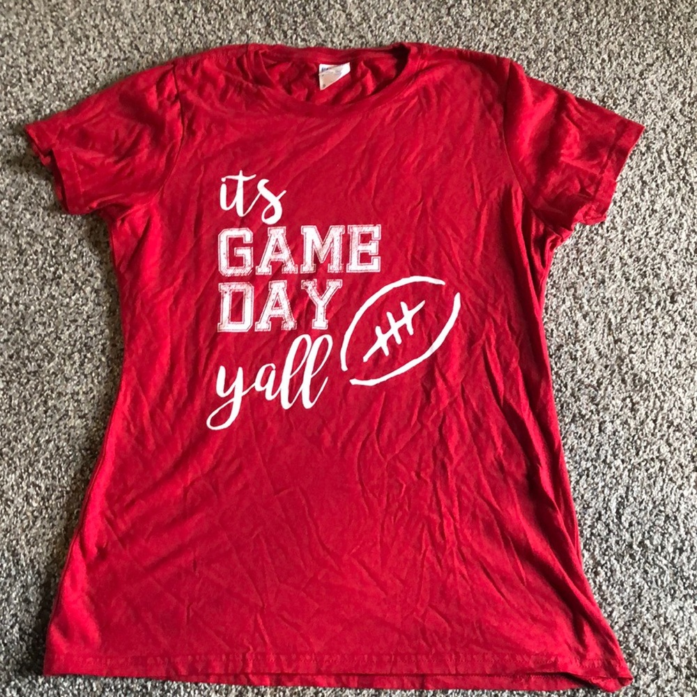 It’s game day y’all. Red. Small. EUC.